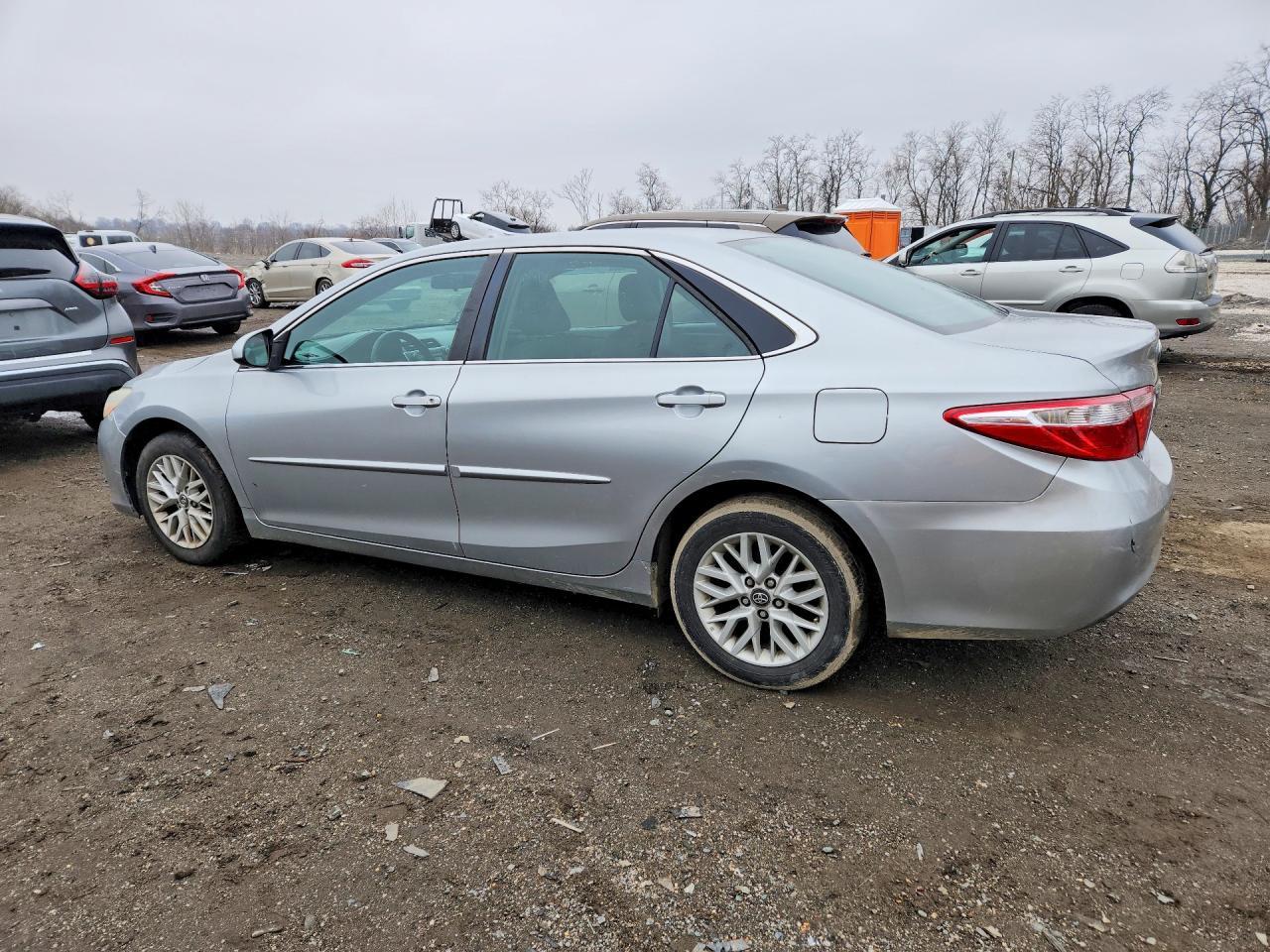 2016 Toyota Camry le