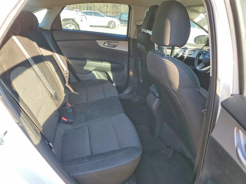 2024 KIA Forte lx