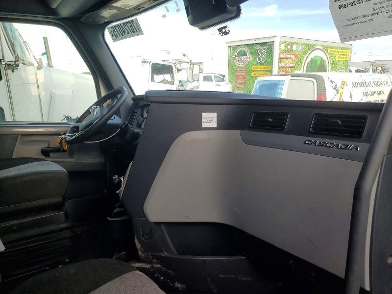 2021 Freightliner Cascadia 126 Semi Truck
