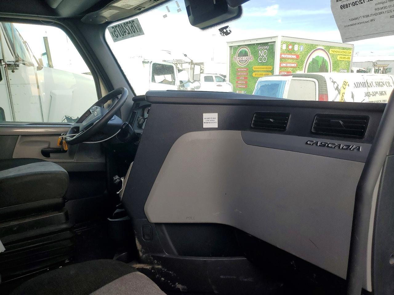 2021 Freightliner Cascadia 126 Semi Truck