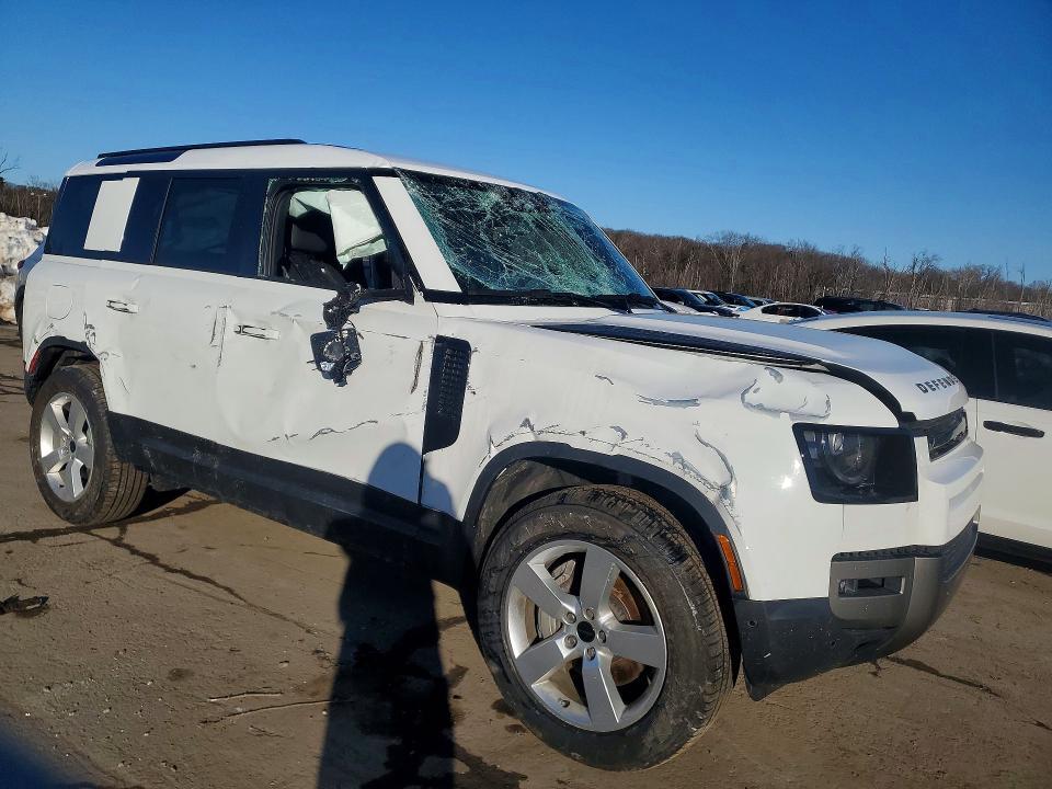 2026 Land Rover Defender 110 s