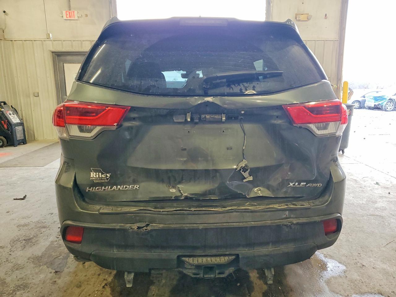 2017 Toyota Highlander se