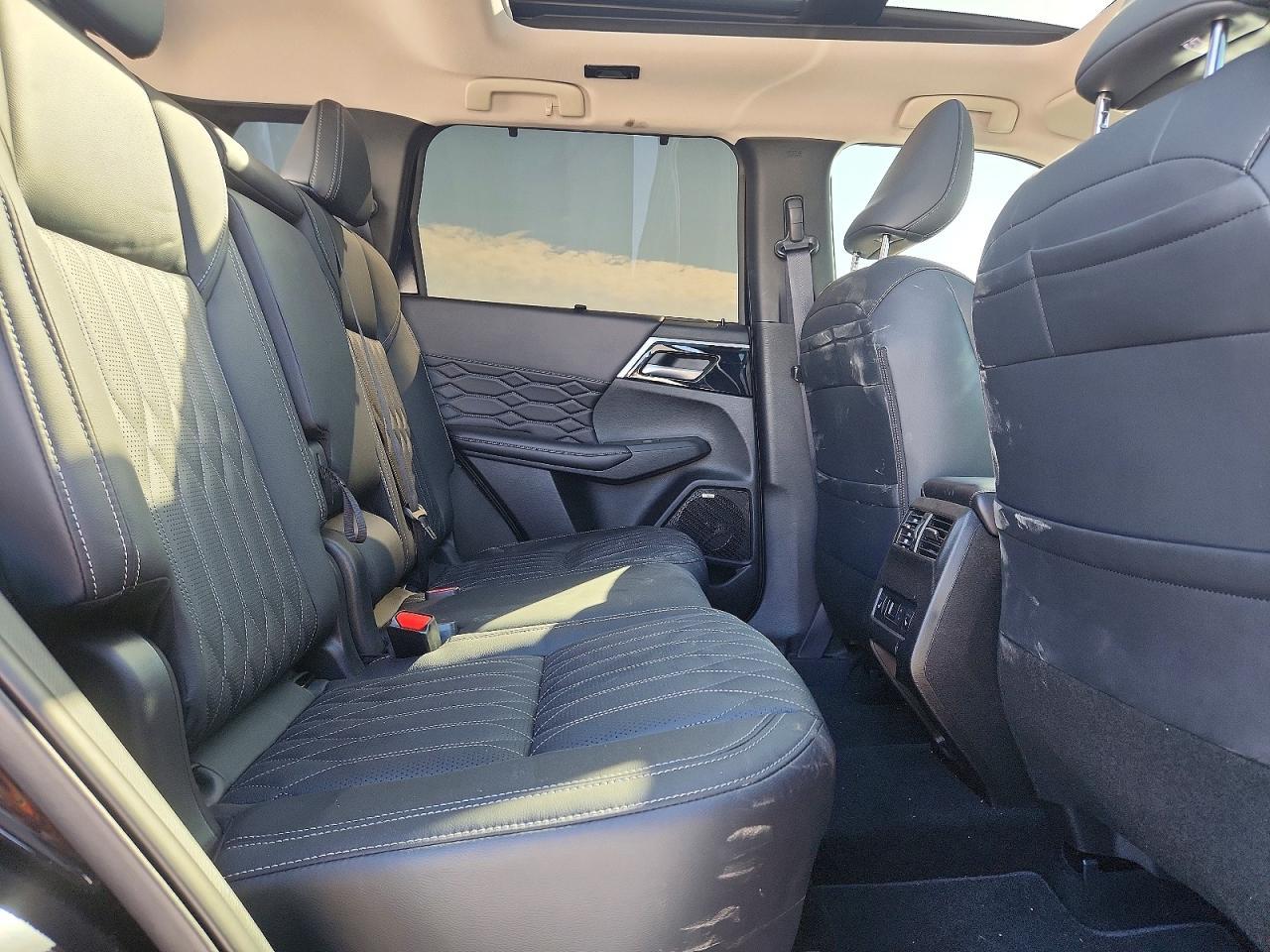 2025 Mitsubishi Outlander sel