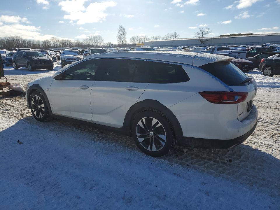 2018 Buick Regal Tourx Essence