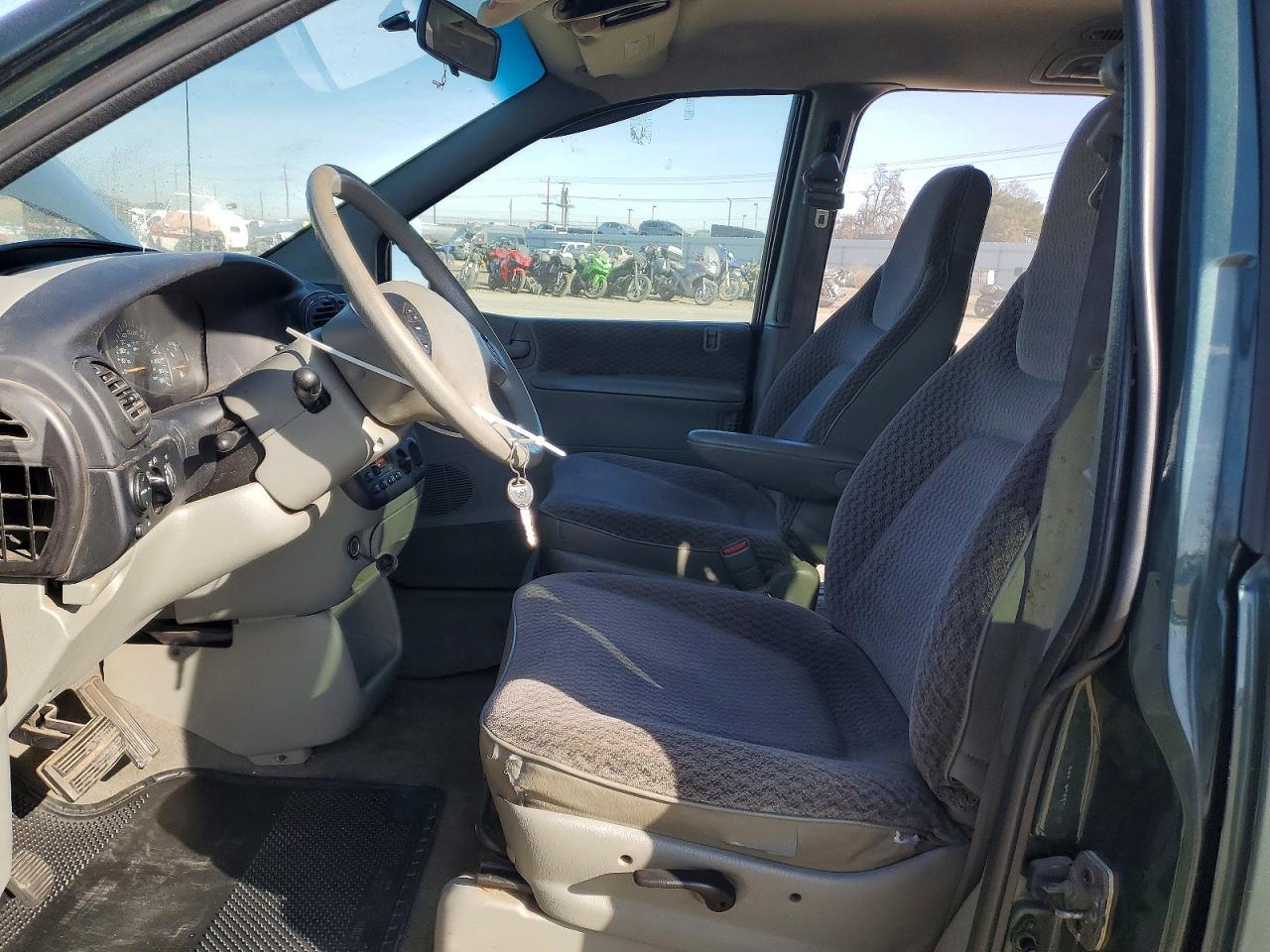 2000 Chrysler Grand Voyager se