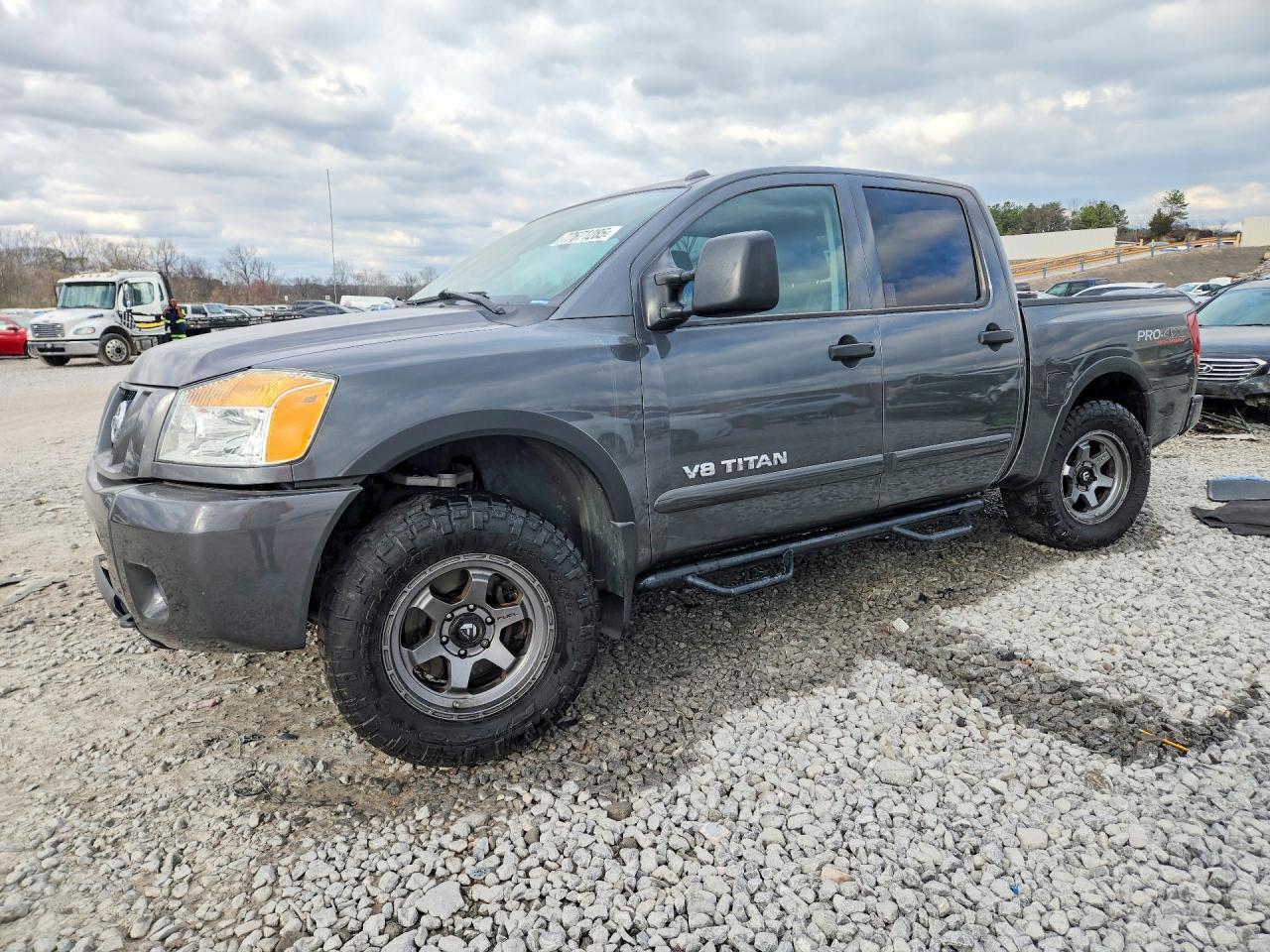 2011 Nissan Titan SV