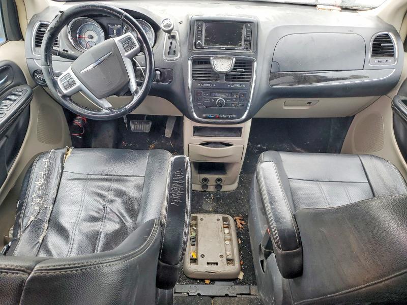 2012 Chrysler Town & Country Touring