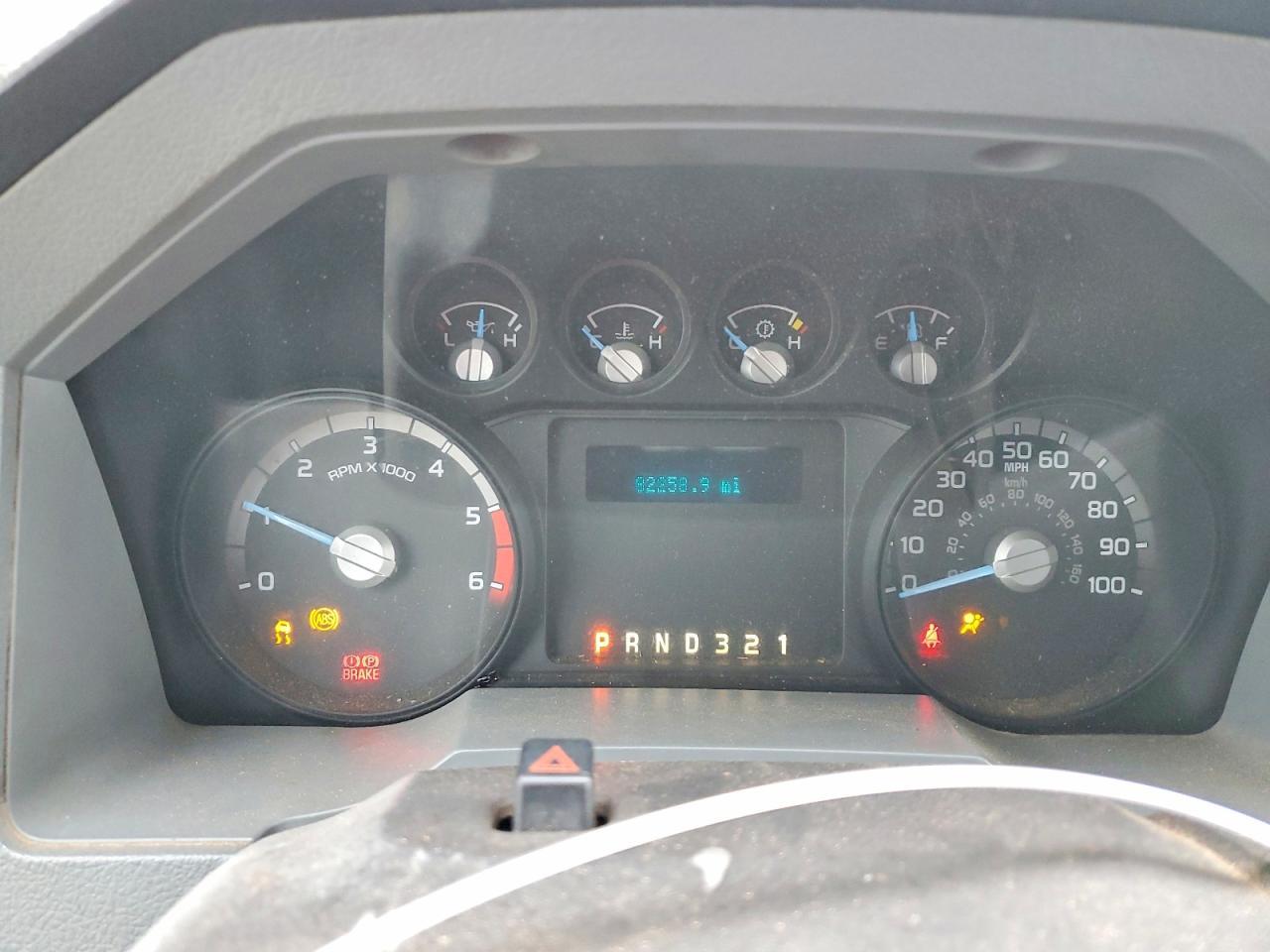 2013 Ford F450 Super Duty Flatbed Truck