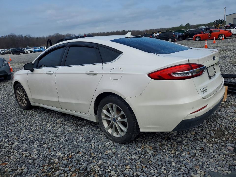 2020 Ford Fusion se