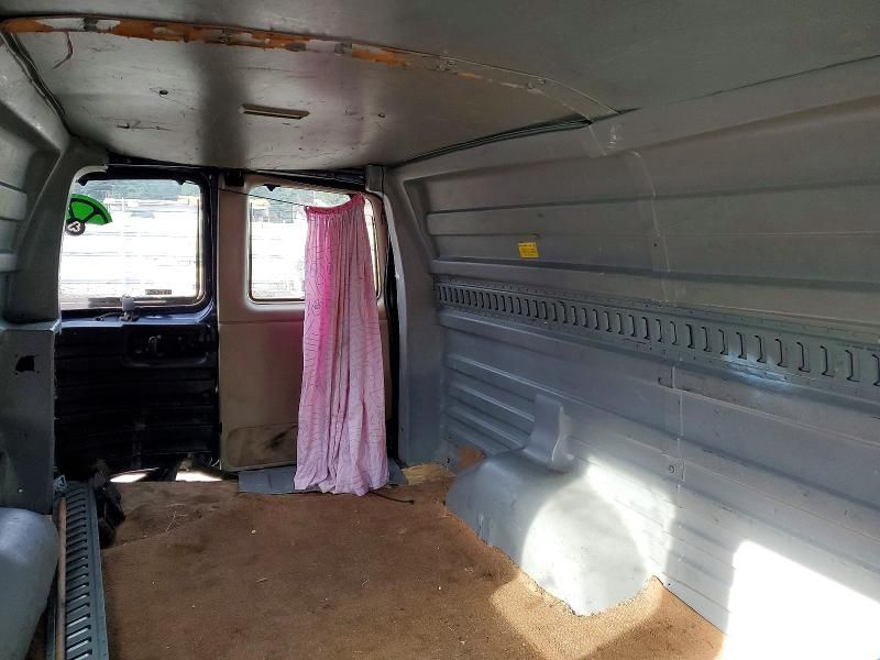 2003 GMC Savana G2500