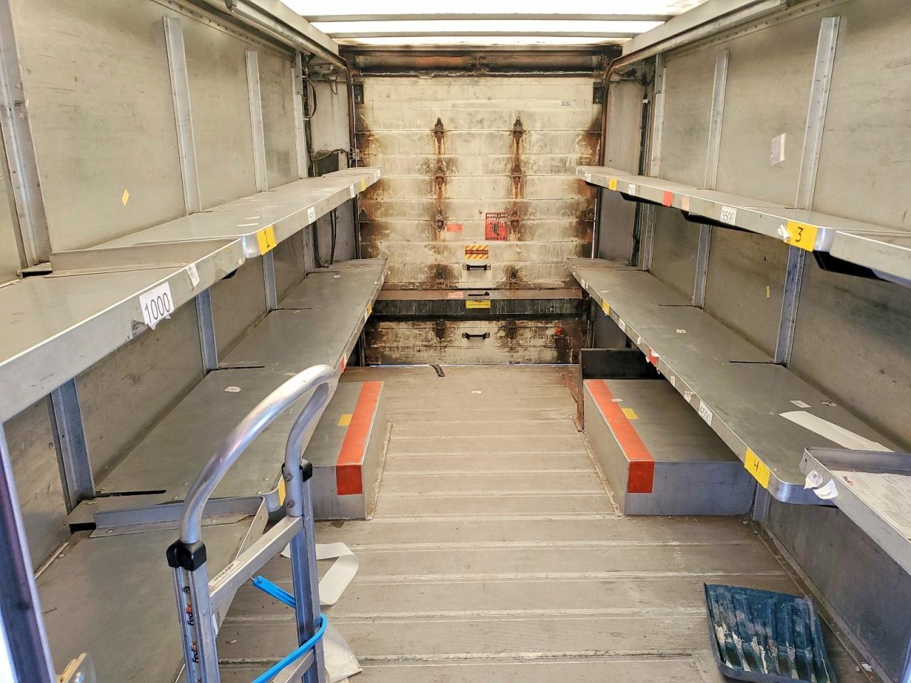 2005 Freightliner Chassis M Line WALK-IN Van