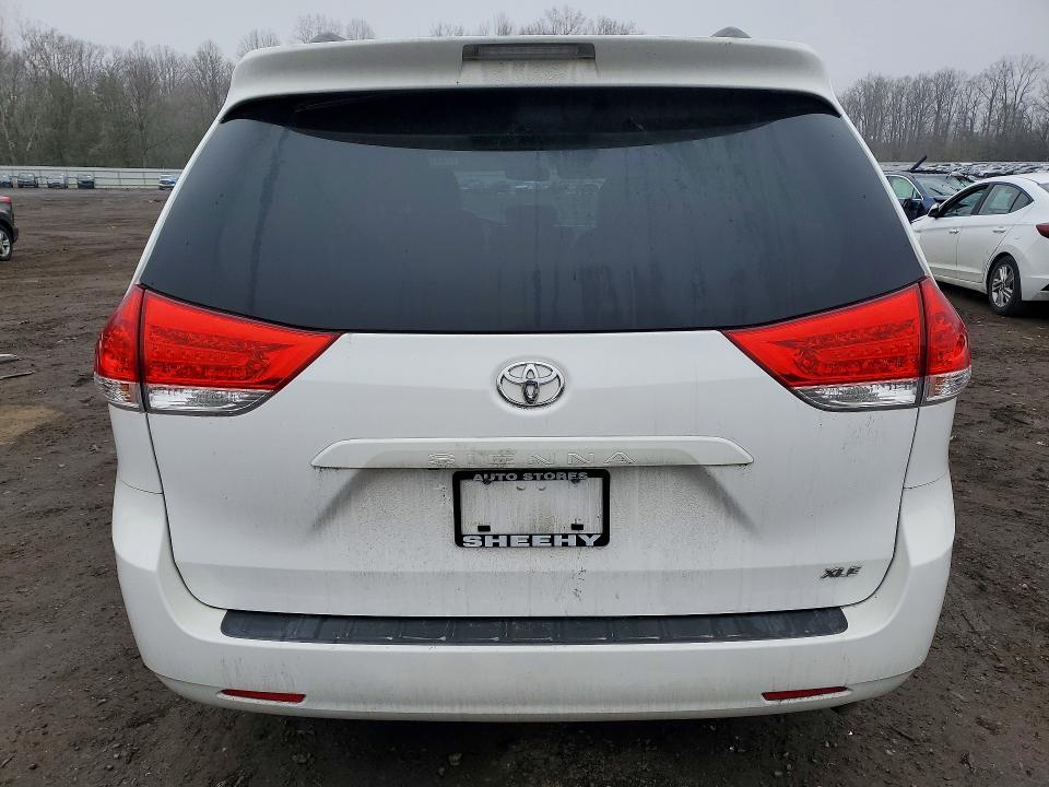 2013 Toyota Sienna xle