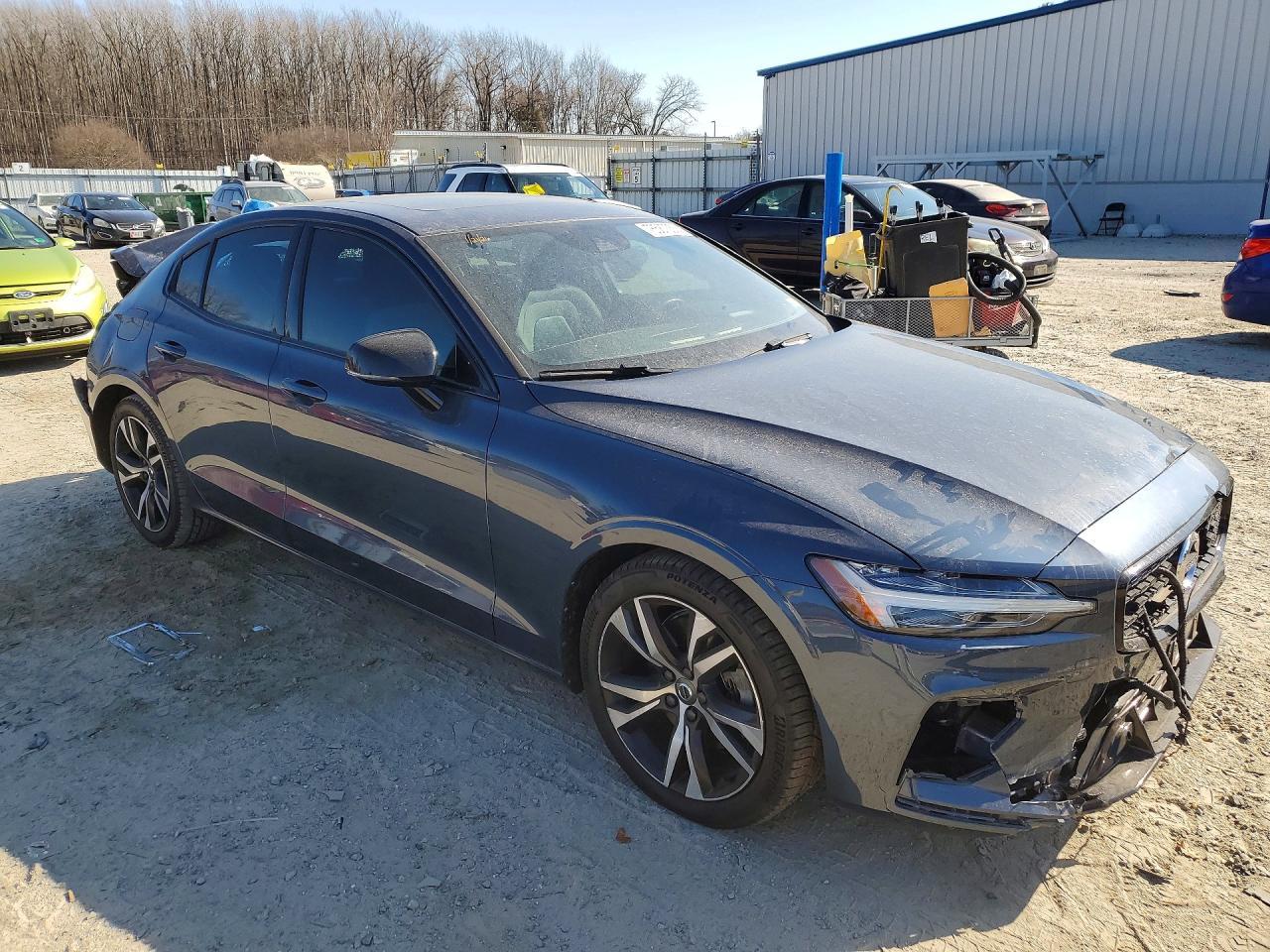 2021 Volvo S60 T5 R-design