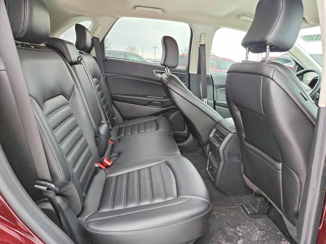 2022 Ford Edge sel