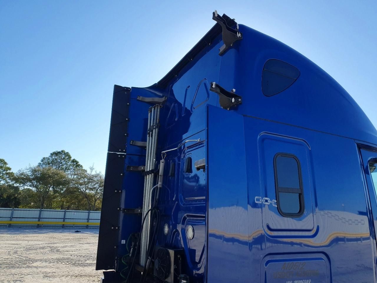 2018 Freightliner Cascadia 126
