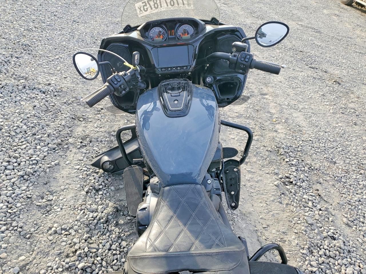 2024 Indian Pursuit Darkhorse W/POWERBAND Audio