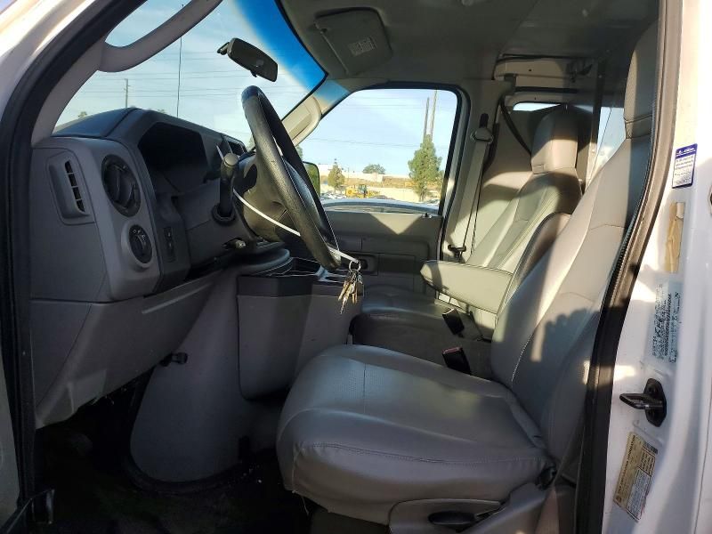 2010 Ford Econoline E250 van