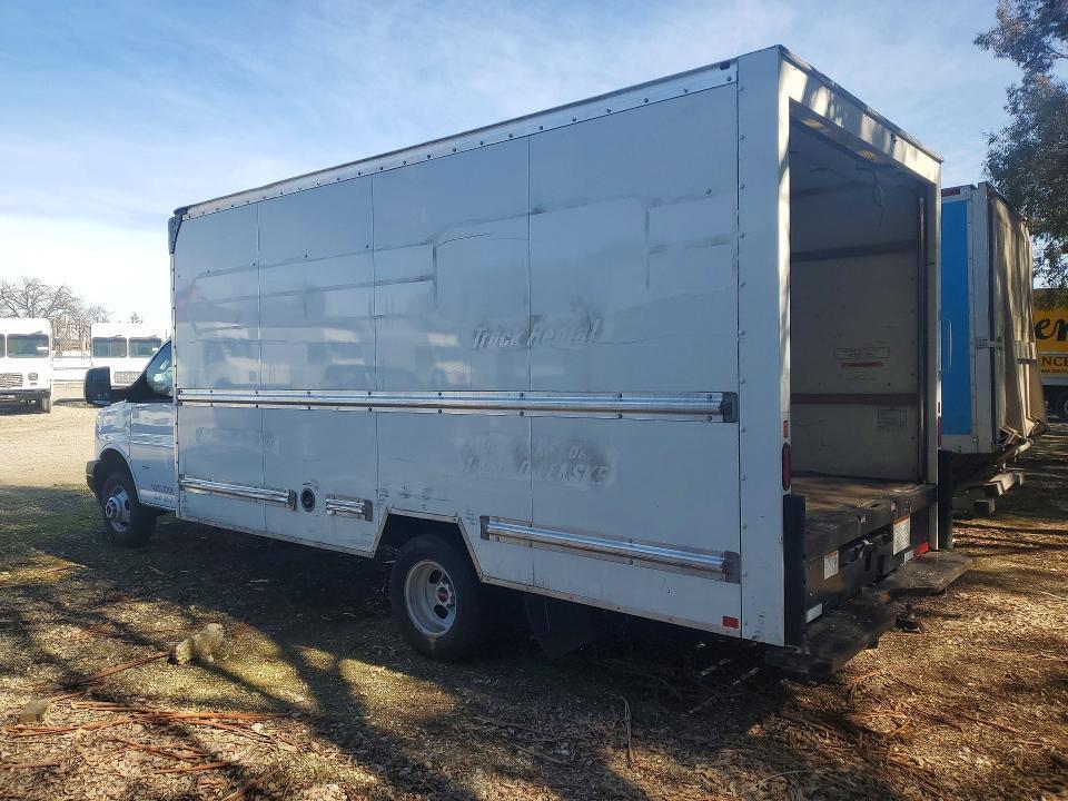 2022 GMC Savana BOX Truck