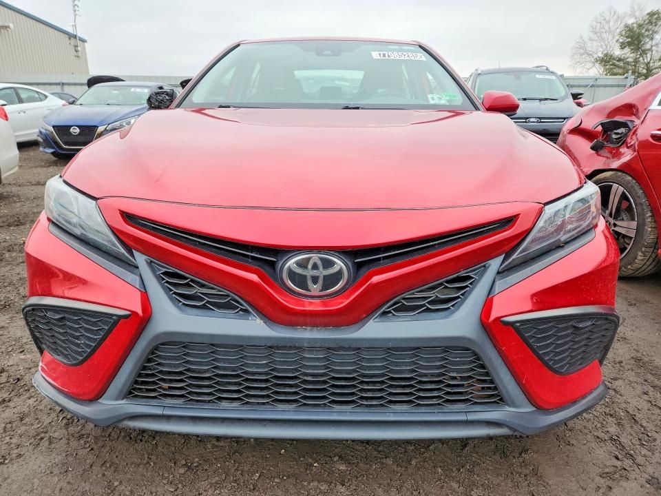 2021 Toyota Camry se