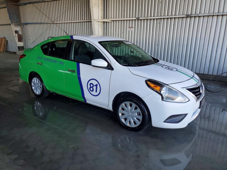 2018 Niss Versa s