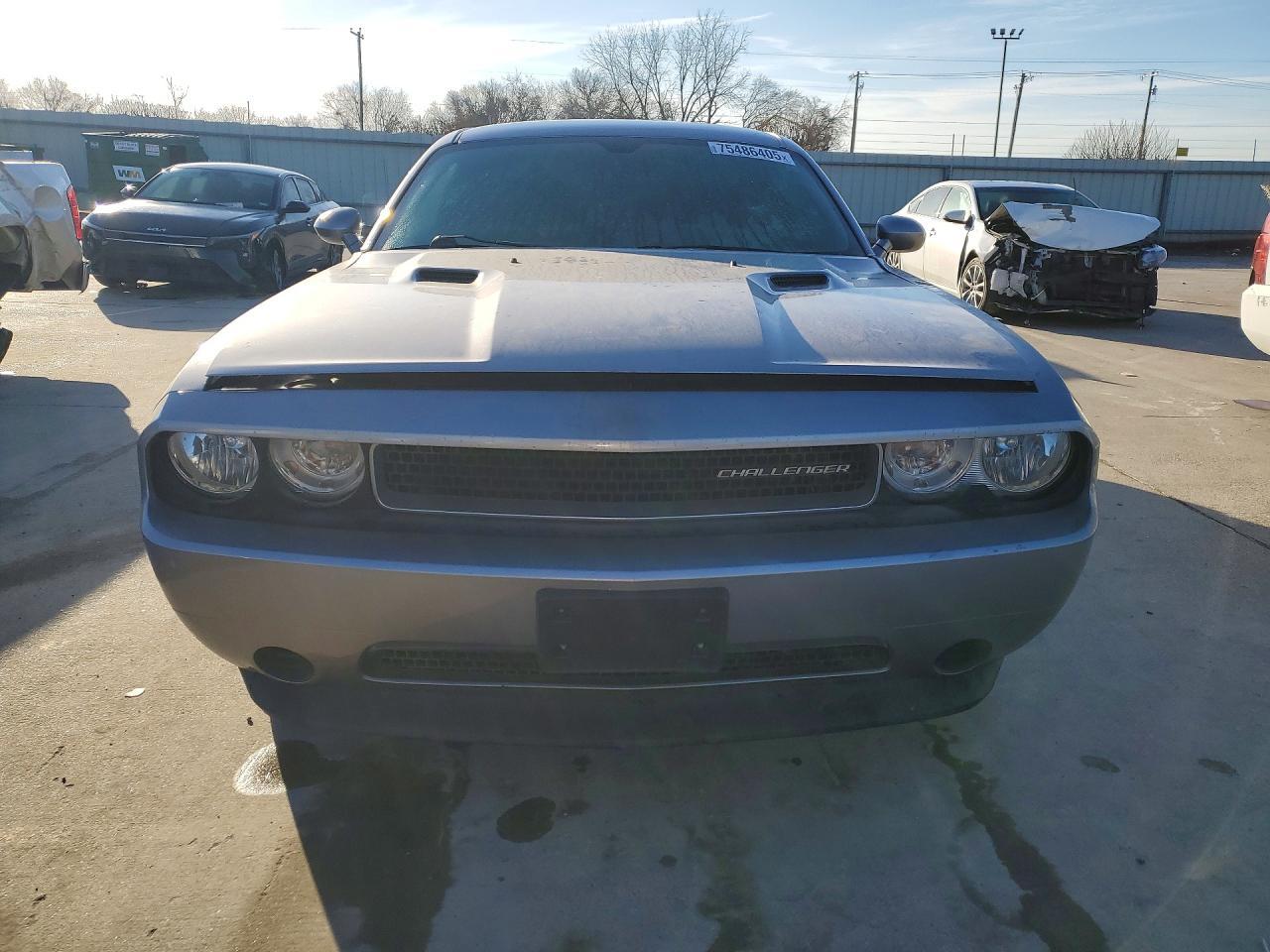 2014 Dodge Challenger sxt