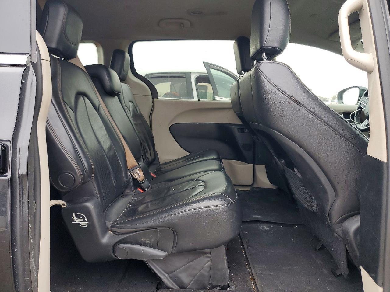 2018 Chrysler Pacifica Touring l