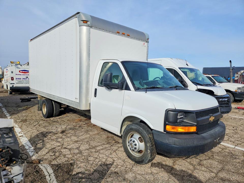 2017 Chevrolet Express BOX Truck
