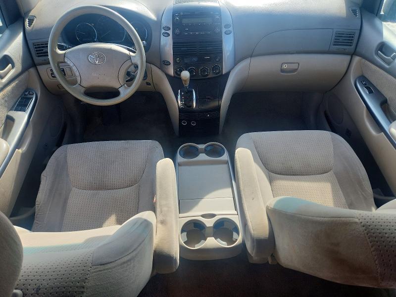 2010 Toyota Sienna ce
