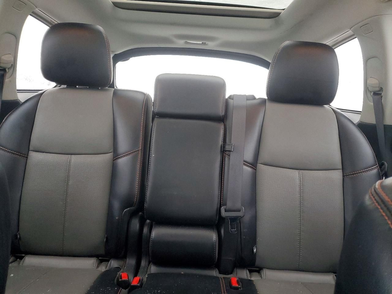 2020 Nissan Pathfinder sl