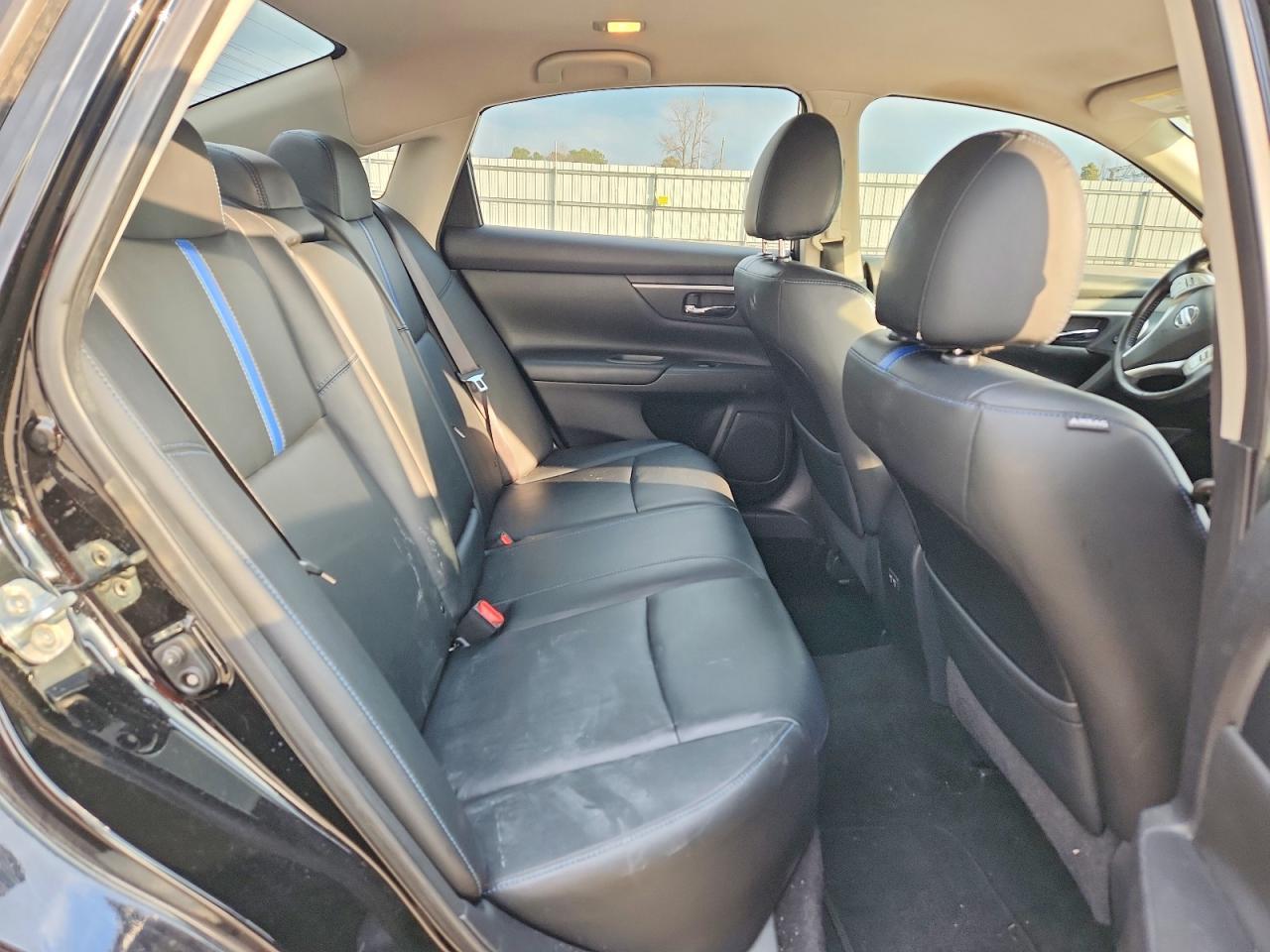2018 Niss Altima 2.0 sr