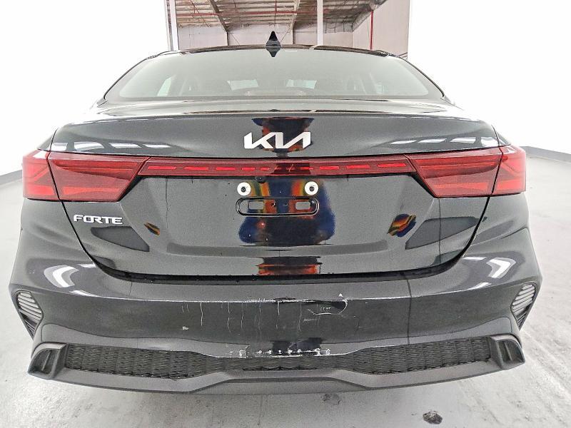 2024 KIA Forte lx