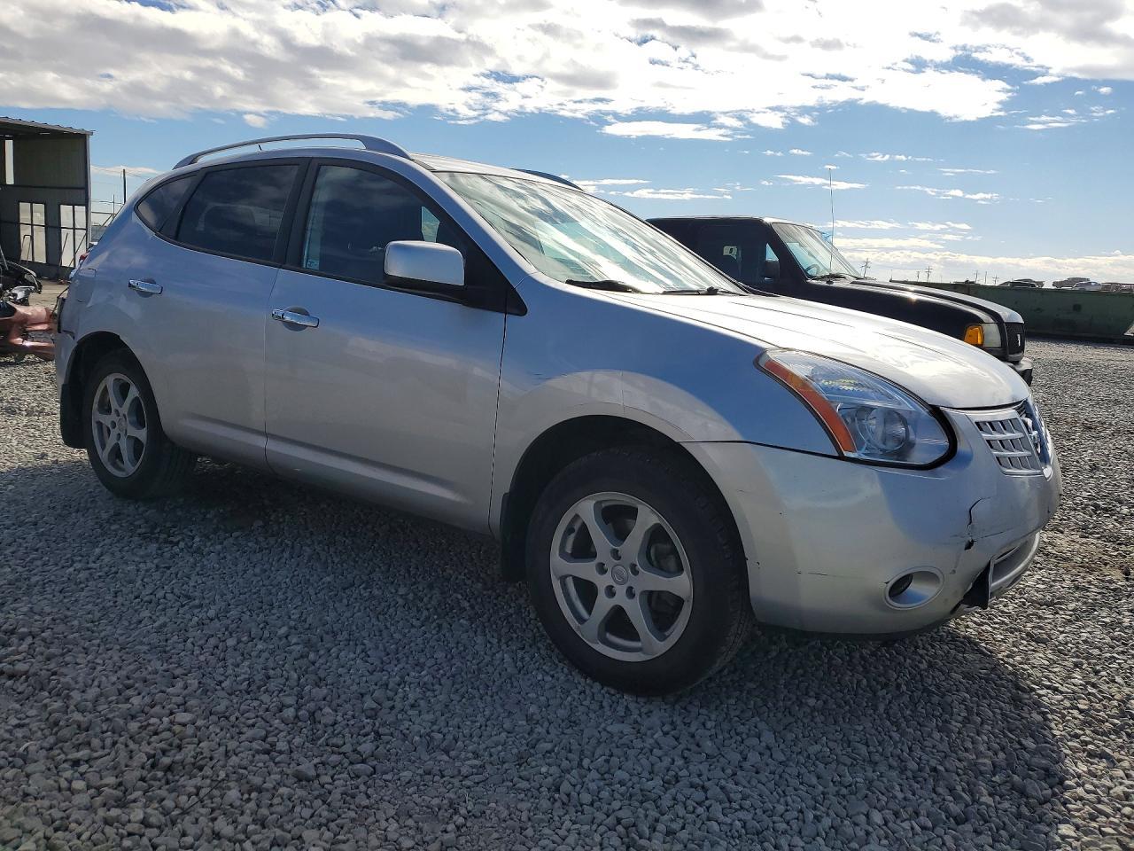 2010 Nissan Rogue s
