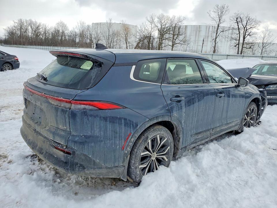 2025 Toyota Crown Signia xle