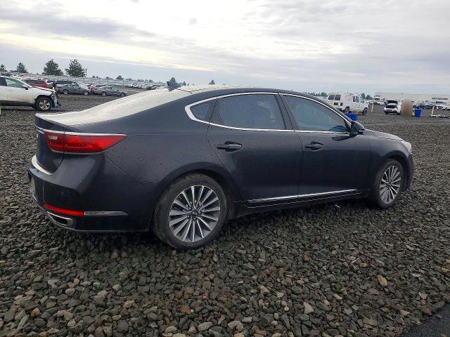 2017 KIA Cadenza Premium