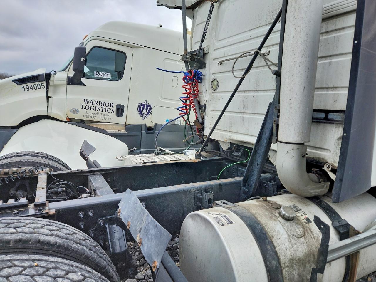 2014 Volvo VNL Semi Truck