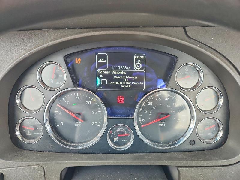 2015 Kenworth T680 Semi Truck