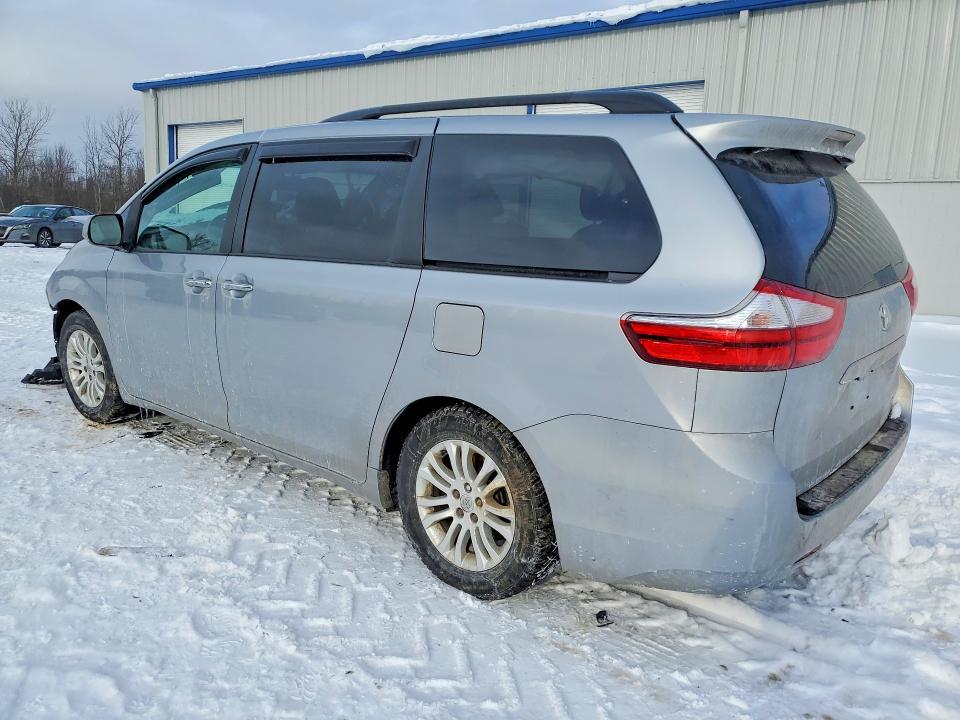 2015 Toyota Sienna xle
