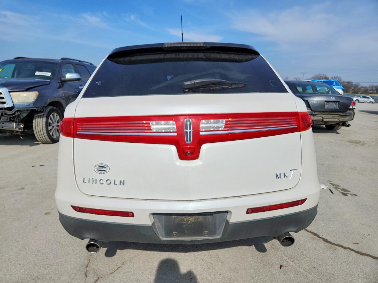 2010 Lincoln MKT