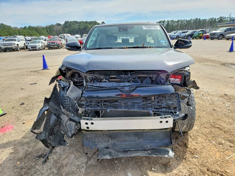 2022 Toyota 4runner SR5