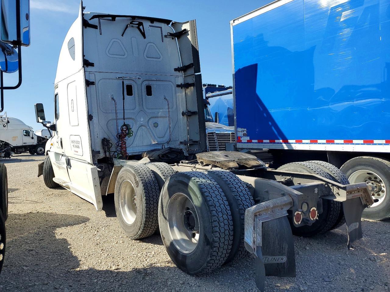 2014 Freightliner Cascadia 125
