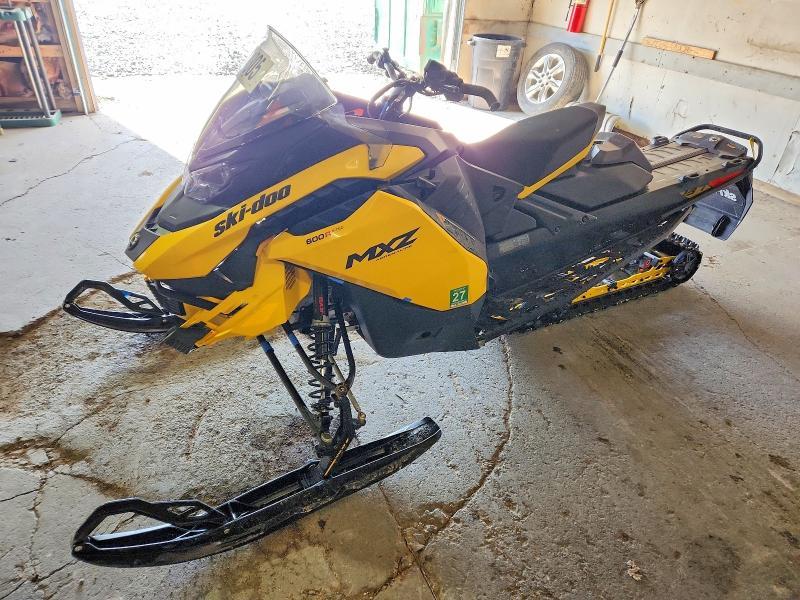 2025 Skidoo 2025 SKI-DOO Snowmobile