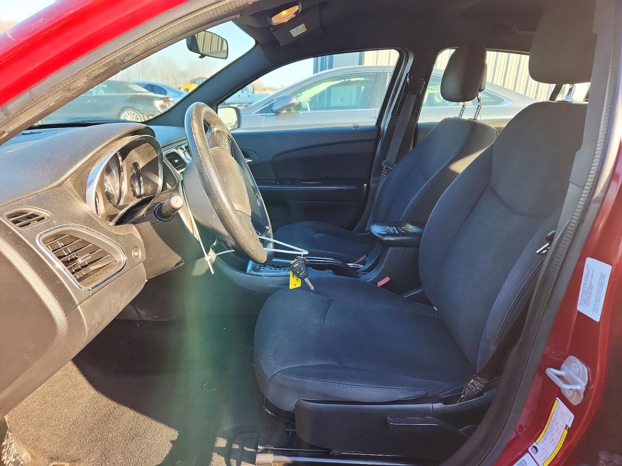 2014 Chrysler 200 lx