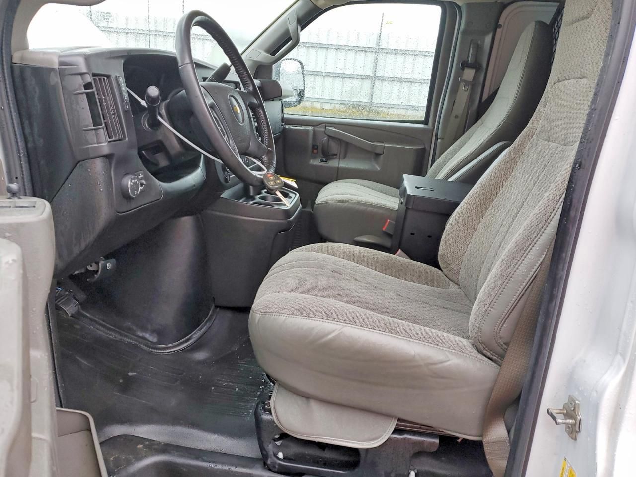 2022 Chevrolet Express G2500