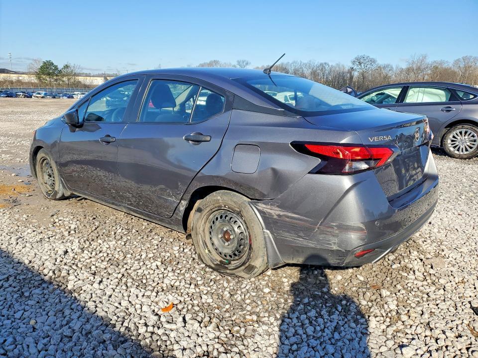 2022 Nissan Versa s