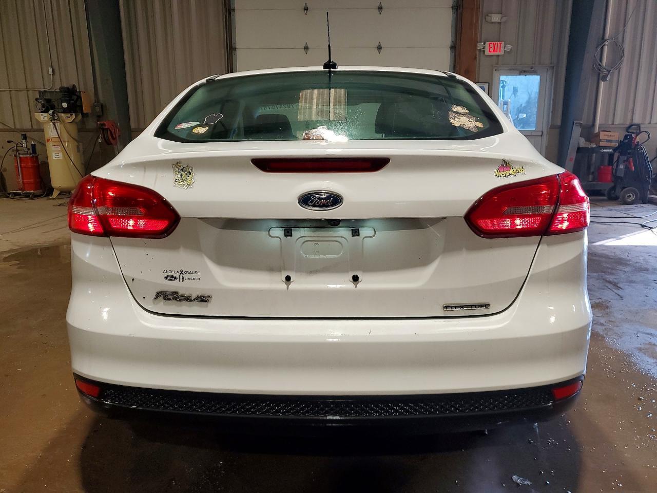 2016 Ford Focus s