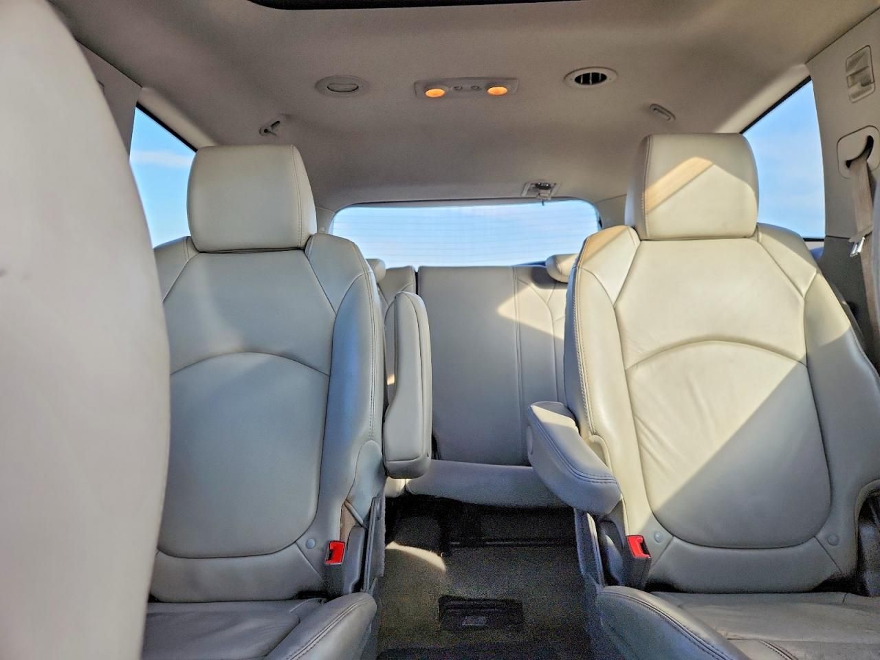 2011 Chevrolet Traverse lt