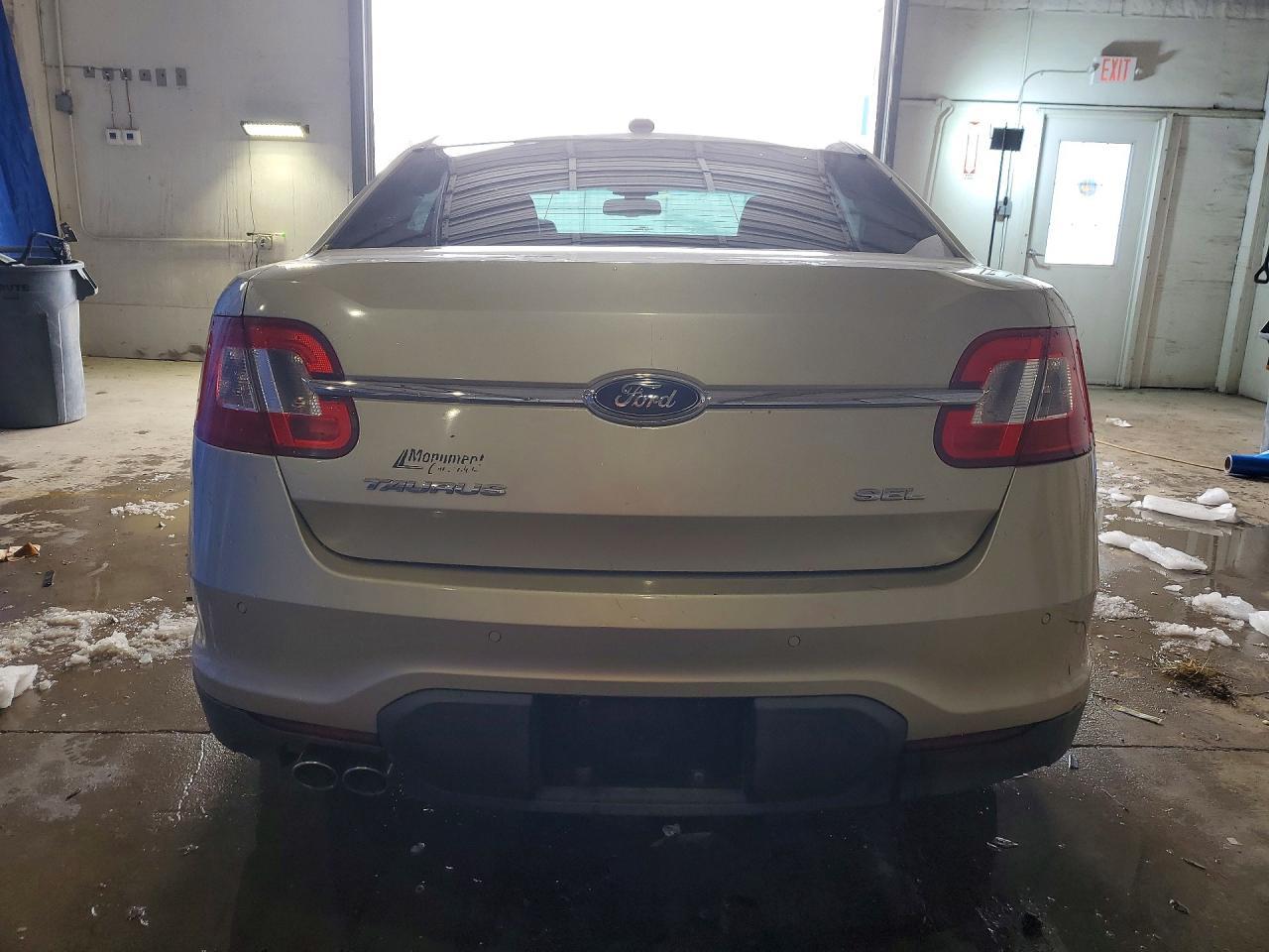 2010 Ford Taurus SEL