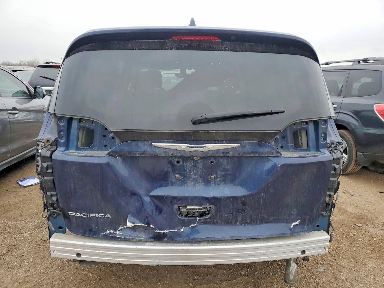 2018 Chrysler Pacifica Touring l