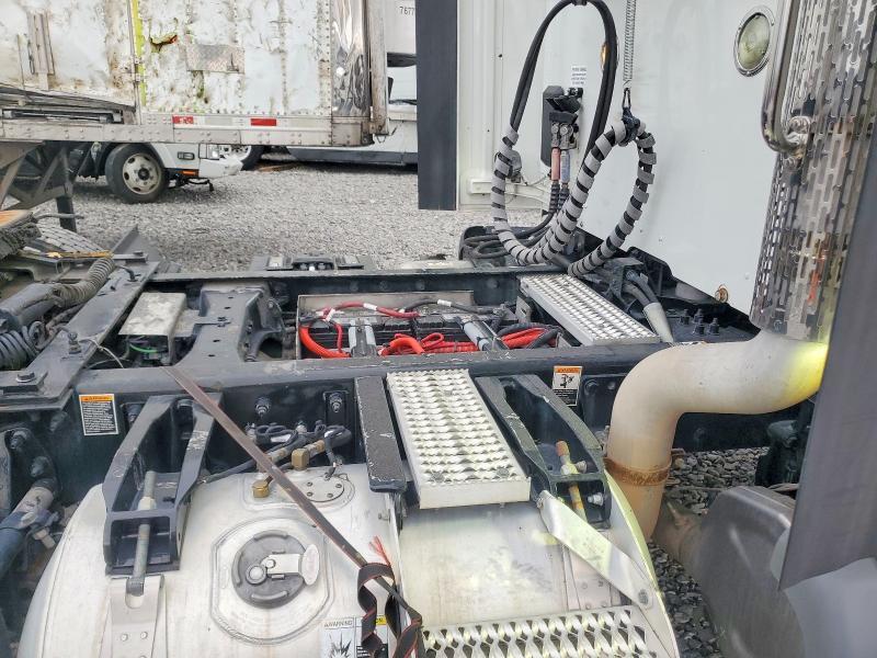 2019 Peterbilt 579 Semi Truck