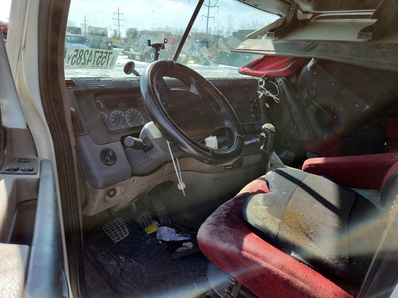 2013 Freightliner Cascadia Semi Truck